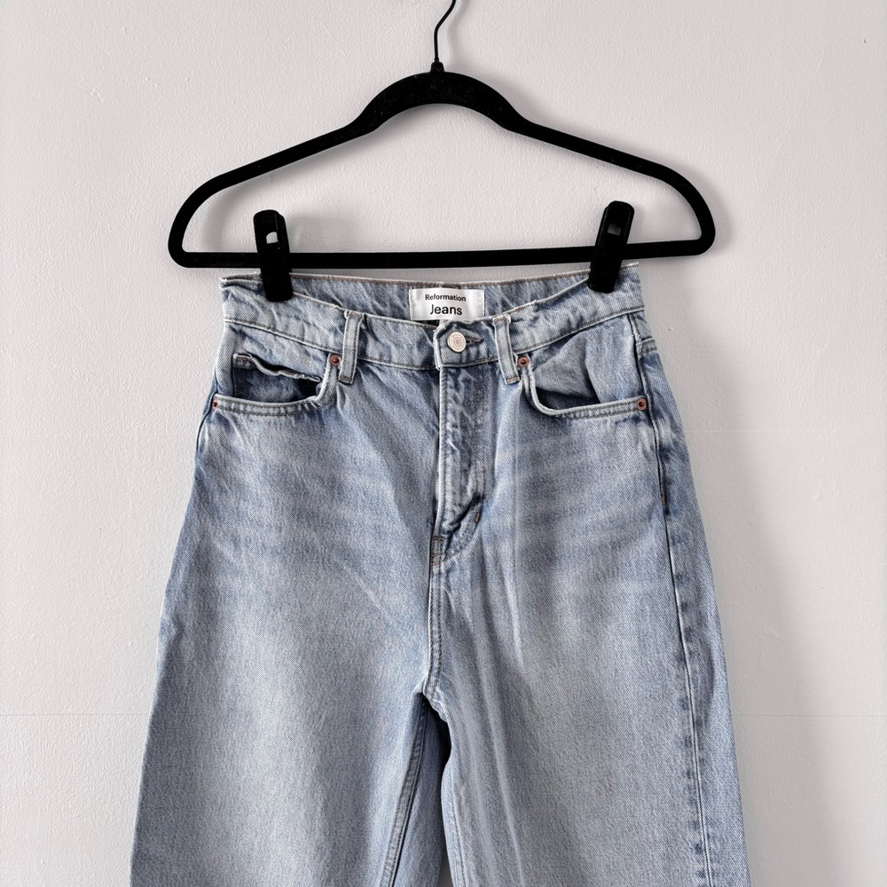 Reformation Jeans Wilder High Rise Wide Leg Cropped Jeans Faded Whiskering Blue - Picture 3 of 6